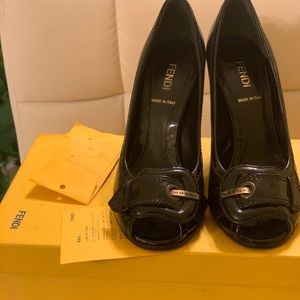fendi black patent leather pumps